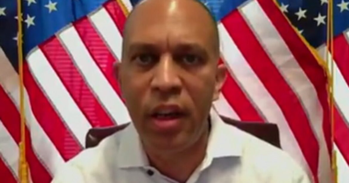 House Dem Leader Hakeem Jeffries Accuses Republicans of Trying to ‘Steal’ the 2026 Midterm Elections (VIDEO)