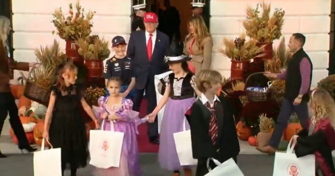 President Trump and First Lady Melania Hand Out Candy to Trick-Or-Treaters at White House Halloween Celebration (VIDEO)